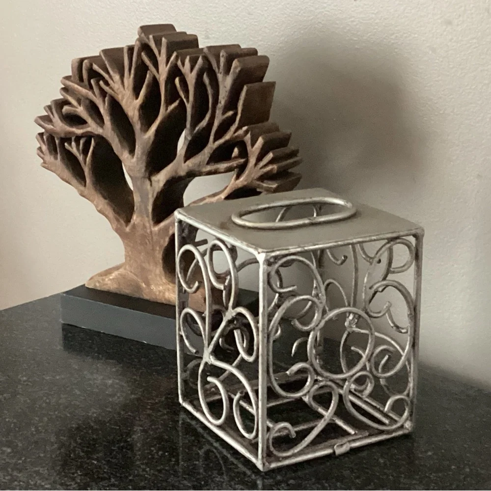 VNTG TISSUE BOX HOLDER DISTRESSED ANTIQUE SILVER WROUGHT IRON PIER 1 MEDICI LINE